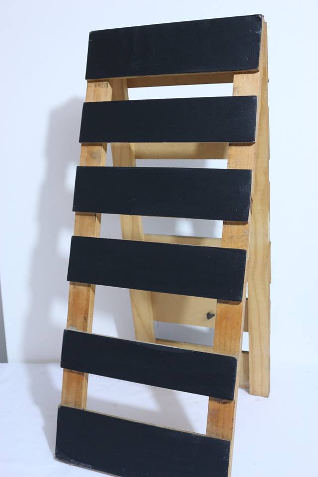 Pizarra Plegable de paletas
77 cm de altura
31 cm de largo
$15.000