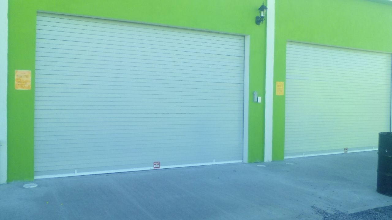 Proyecto Parque Industrial
Cortinas Duela Plana Pintro Blanco