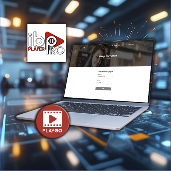 Hombre sonriente con traje en oficina moderna con gráficos en pantalla.