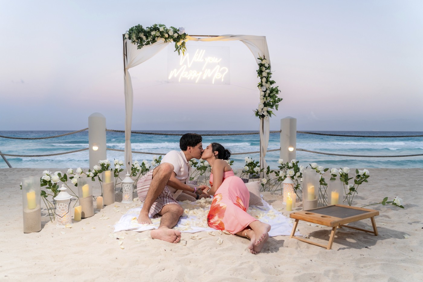 https://0201.nccdn.net/1_2/000/000/121/c6e/marriage-proposal-fiesta-americana-condesa-cancun-mexico-lux-art.jpg