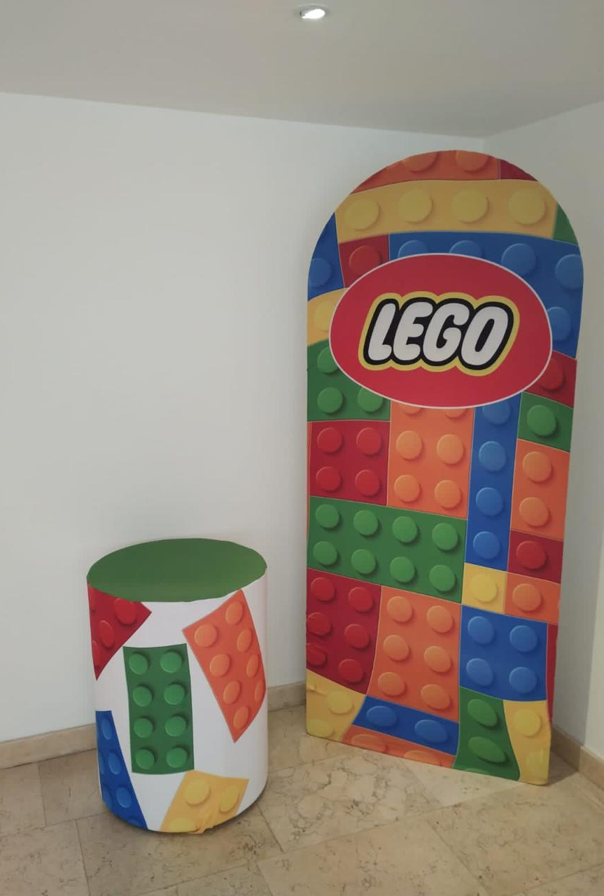 Panel Ovalado Tematico
$80.000 en Alquiler
Precio unitario
1.83 de altura por 1mts de ancho