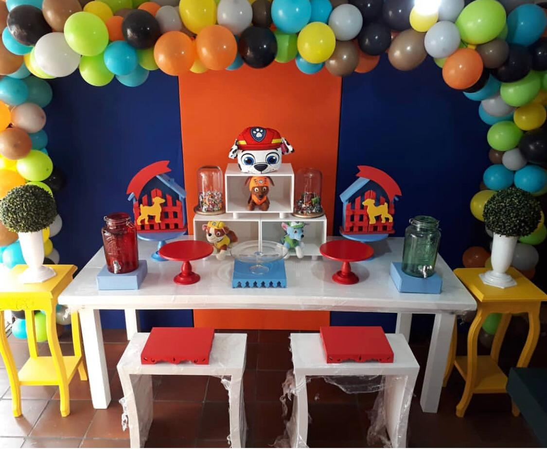 Bases tipo Tv para la mesa de Dulces 
24 cm Altura  
40 cm largo 
$30.000 
Precio Unitario