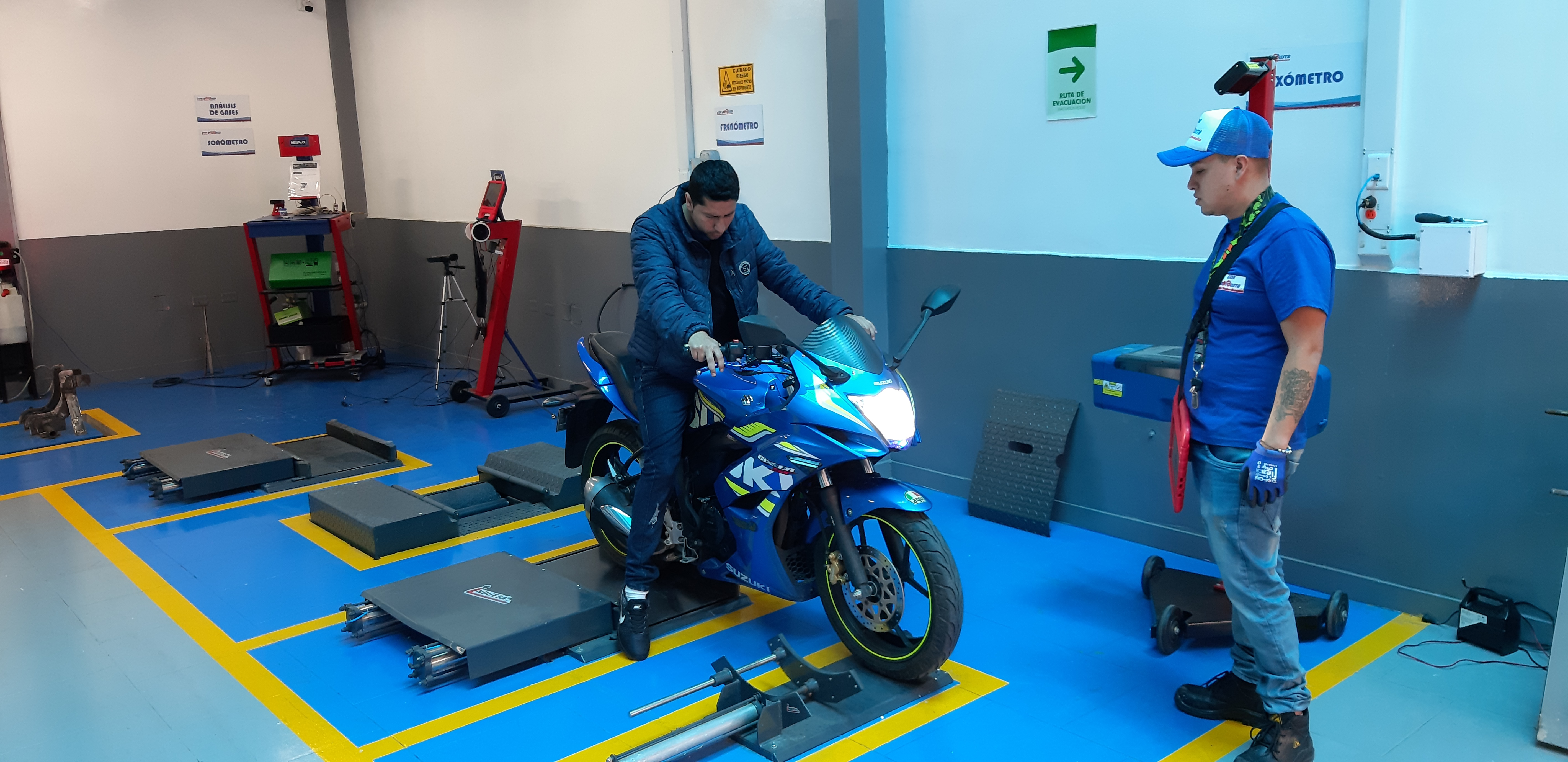 Centro de Diagnostico Automotor CDA Motolista Pista de inspección Proceso de Revisión 2