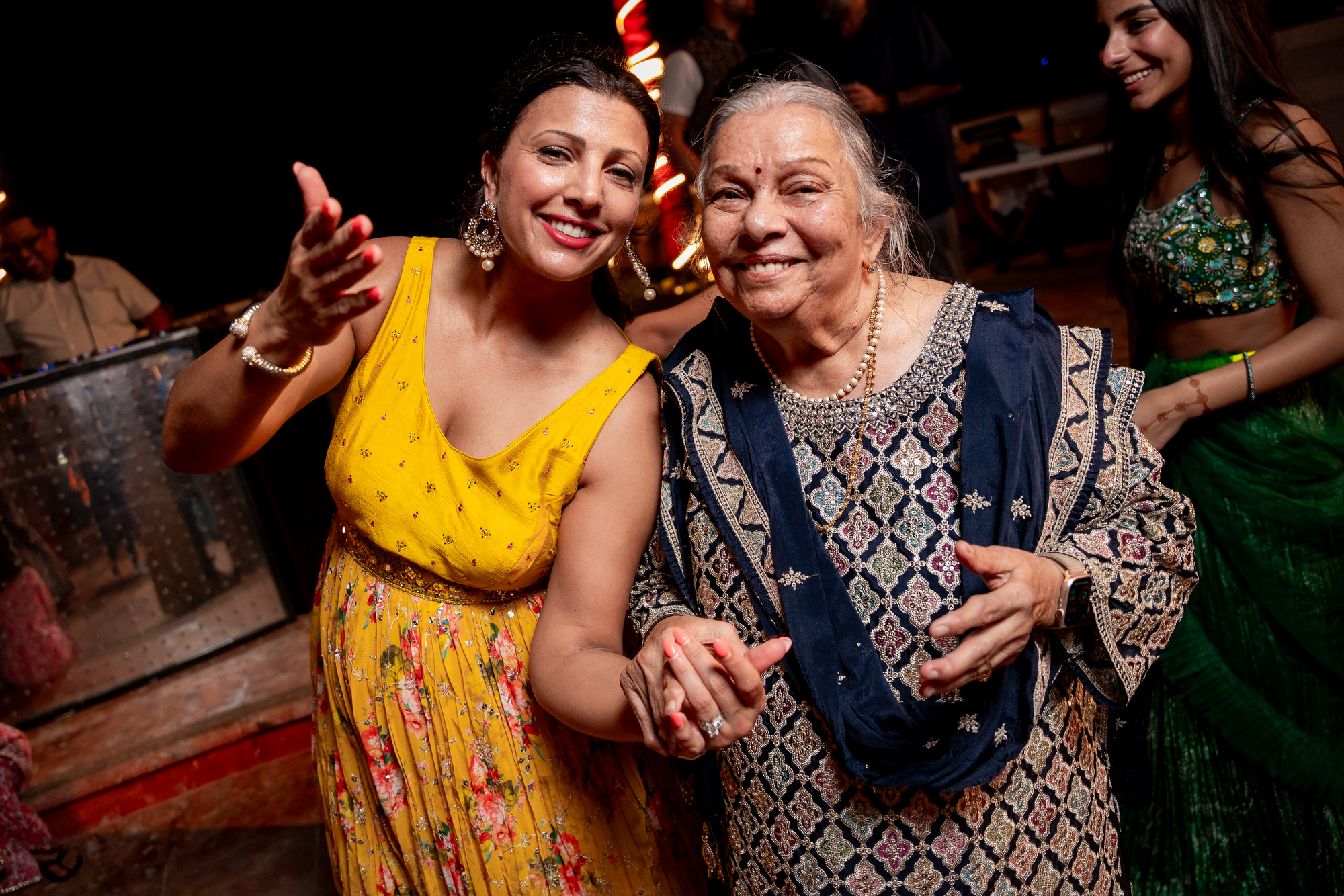 https://0201.nccdn.net/1_2/000/000/123/0f1/urmi-sid-21.jpg