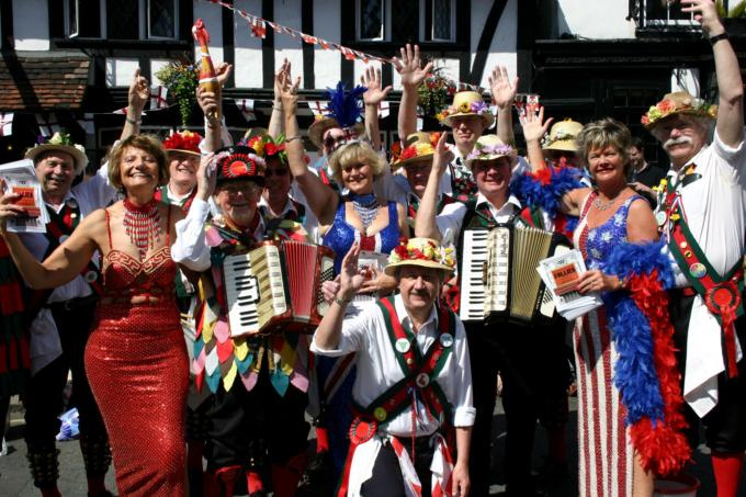 Pinner High Street St Georges Day - 2009