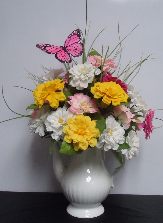 (16A) "SILK" Teapot Arrangement
(Mix Colors W/ Butterfly)
$40.00