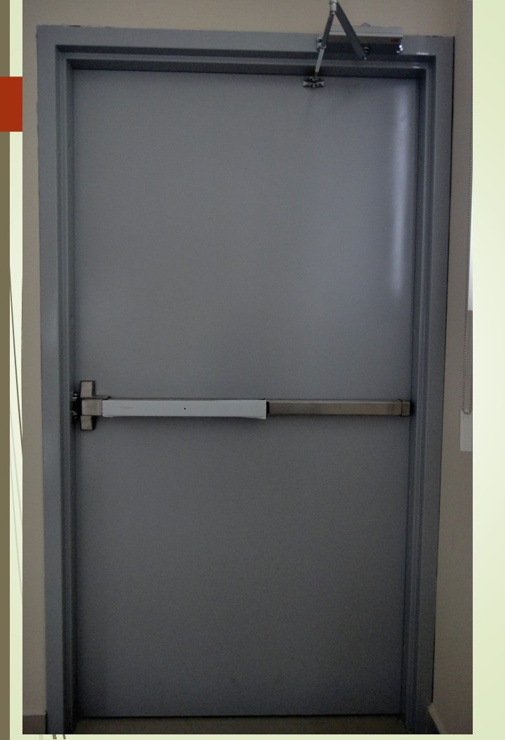 Puerta corta fuego