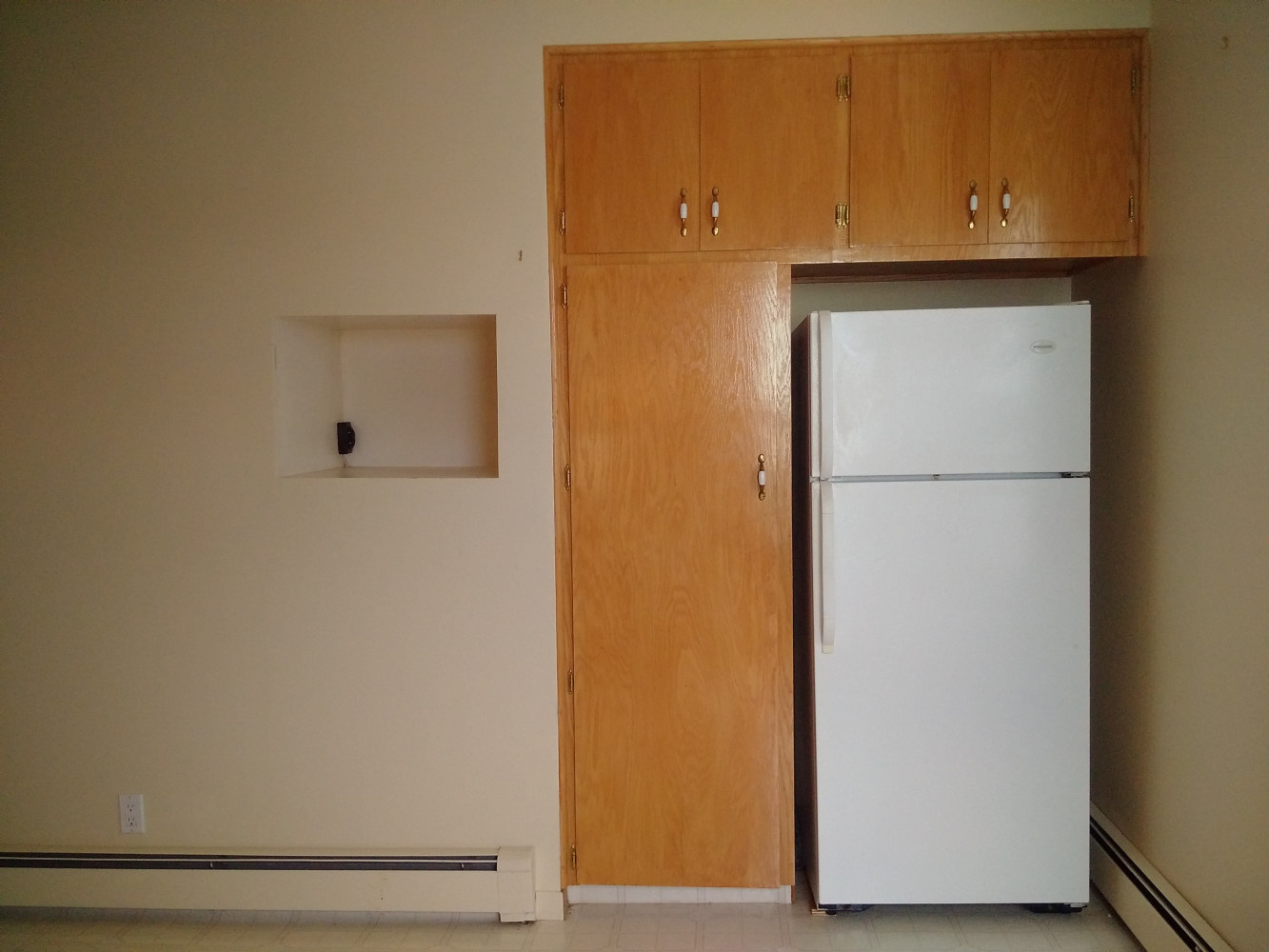 434 Lancaster #2 Kitchen