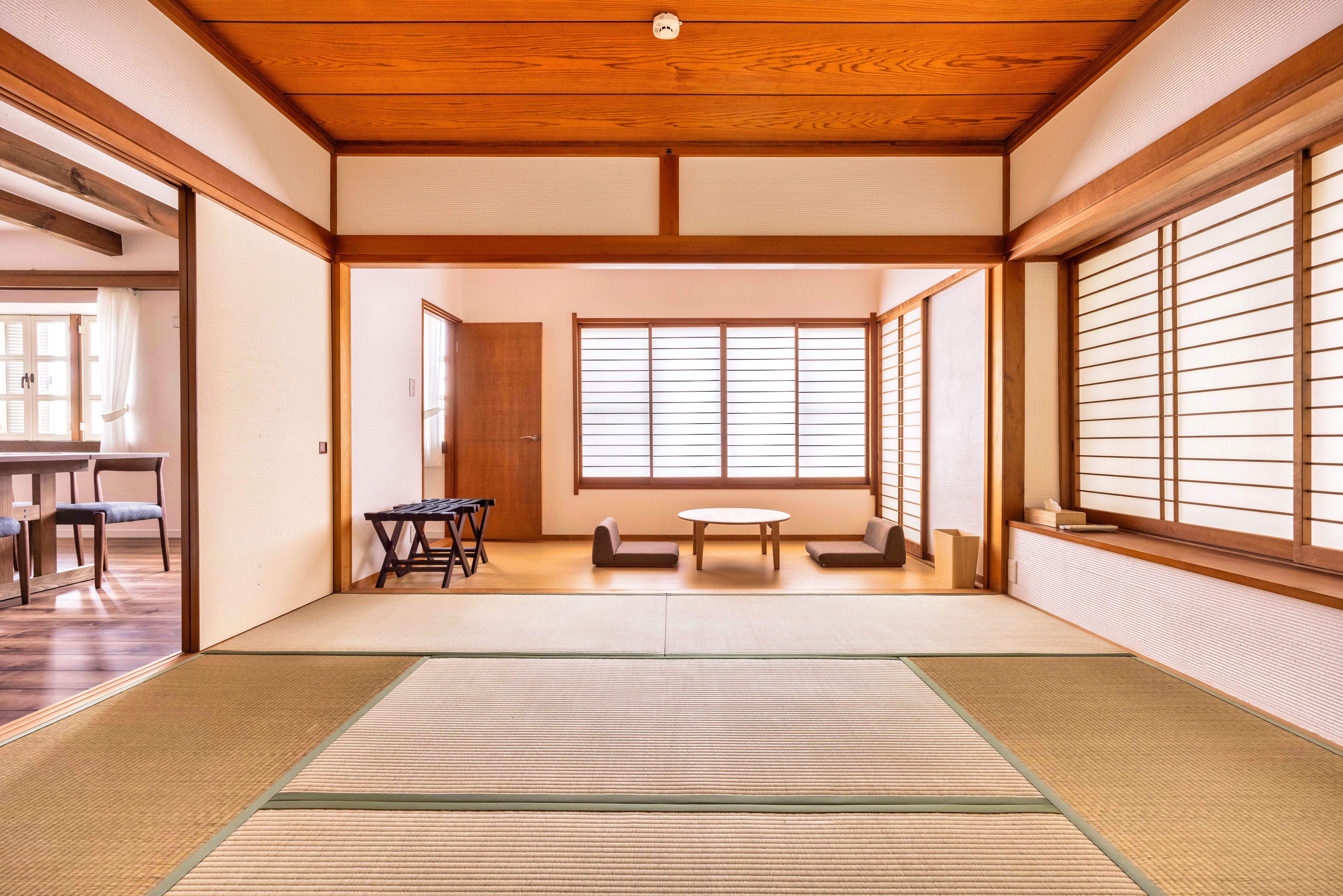 1F Tatami Room with Two Double Beds & Futons