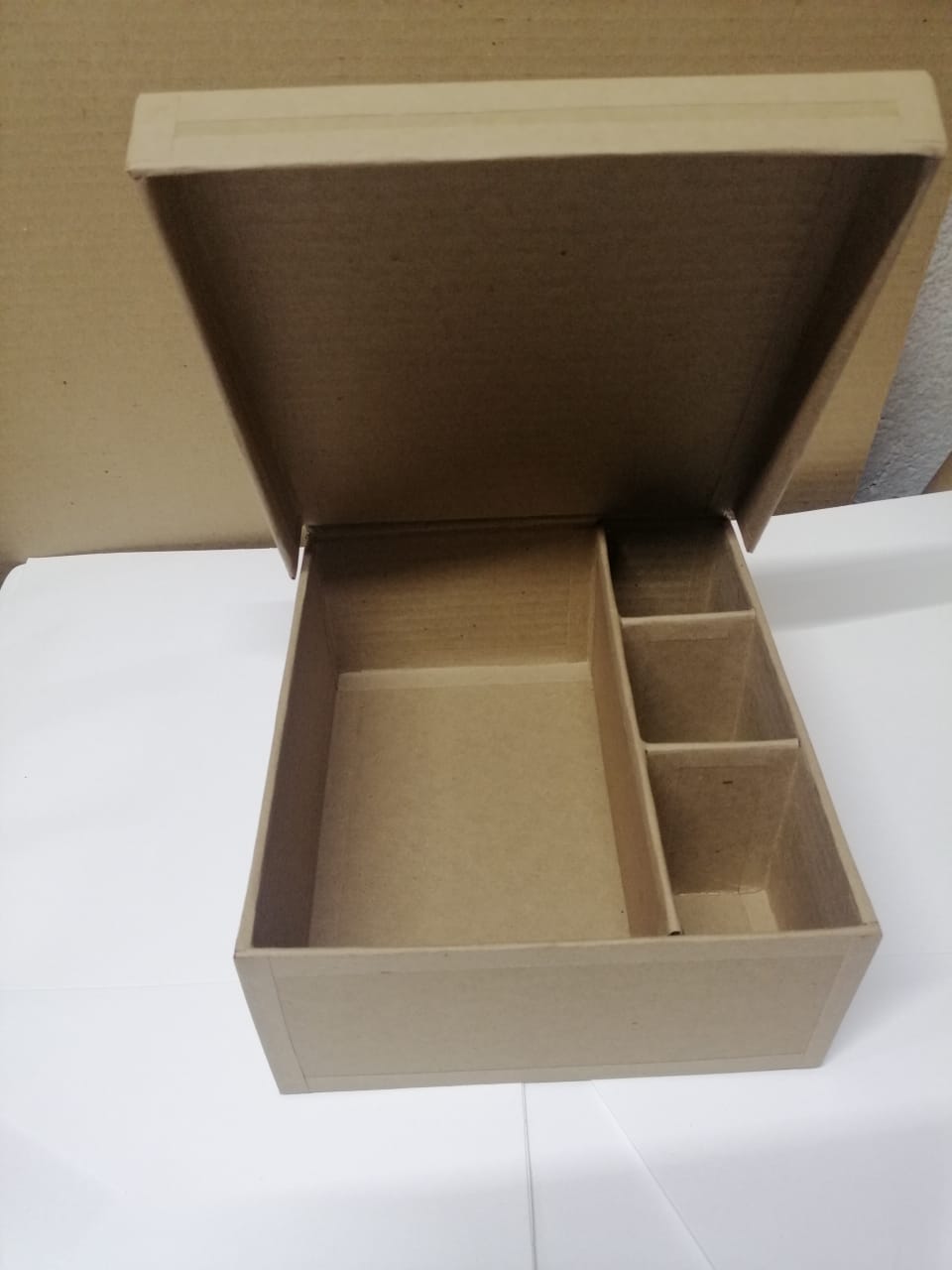 CAJA CON SEPARADORES