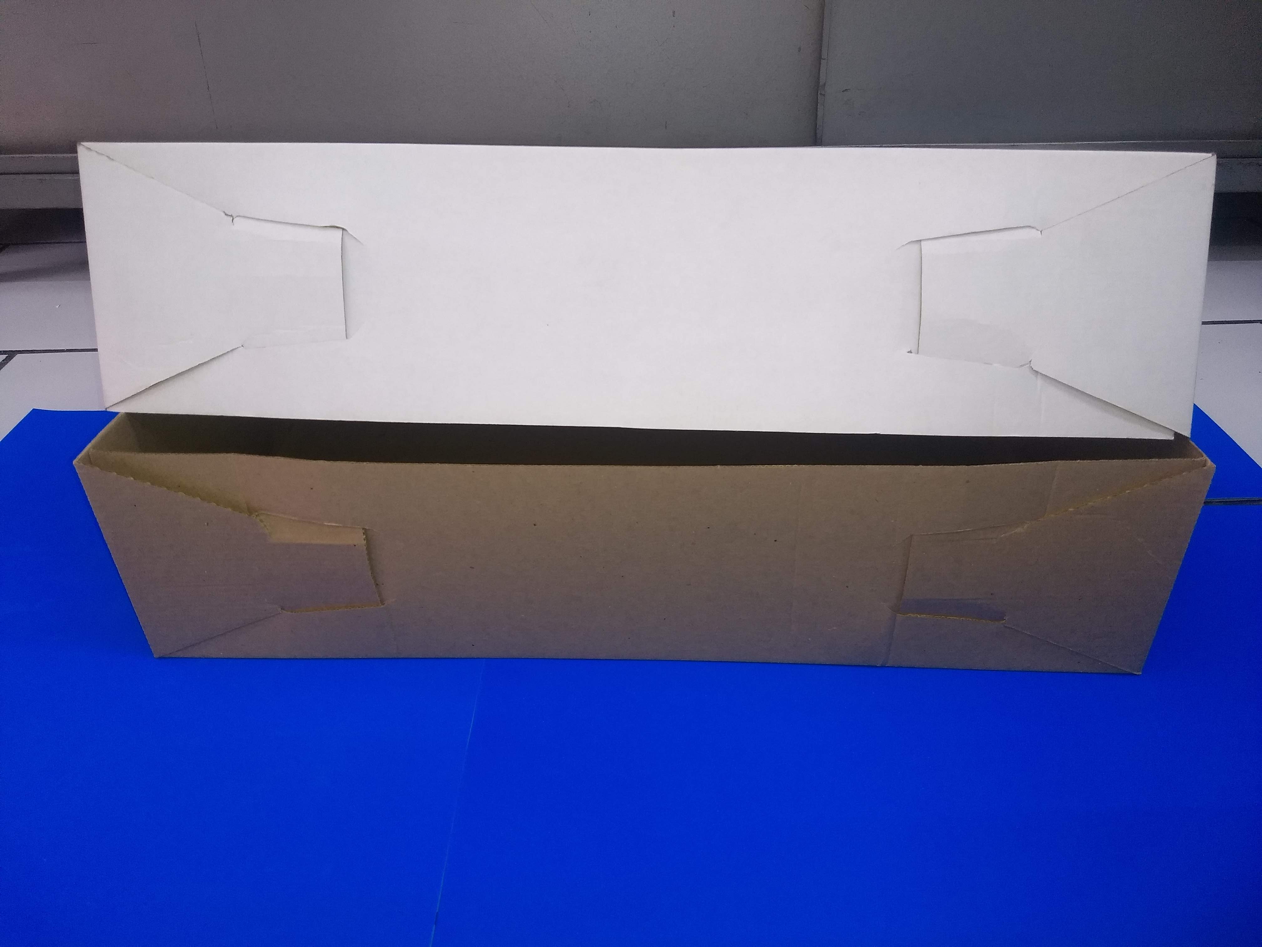 CAJA BLANCA VESTIDO
* MEDIANA 59.5X38X12
* GRANDE 65X45X16