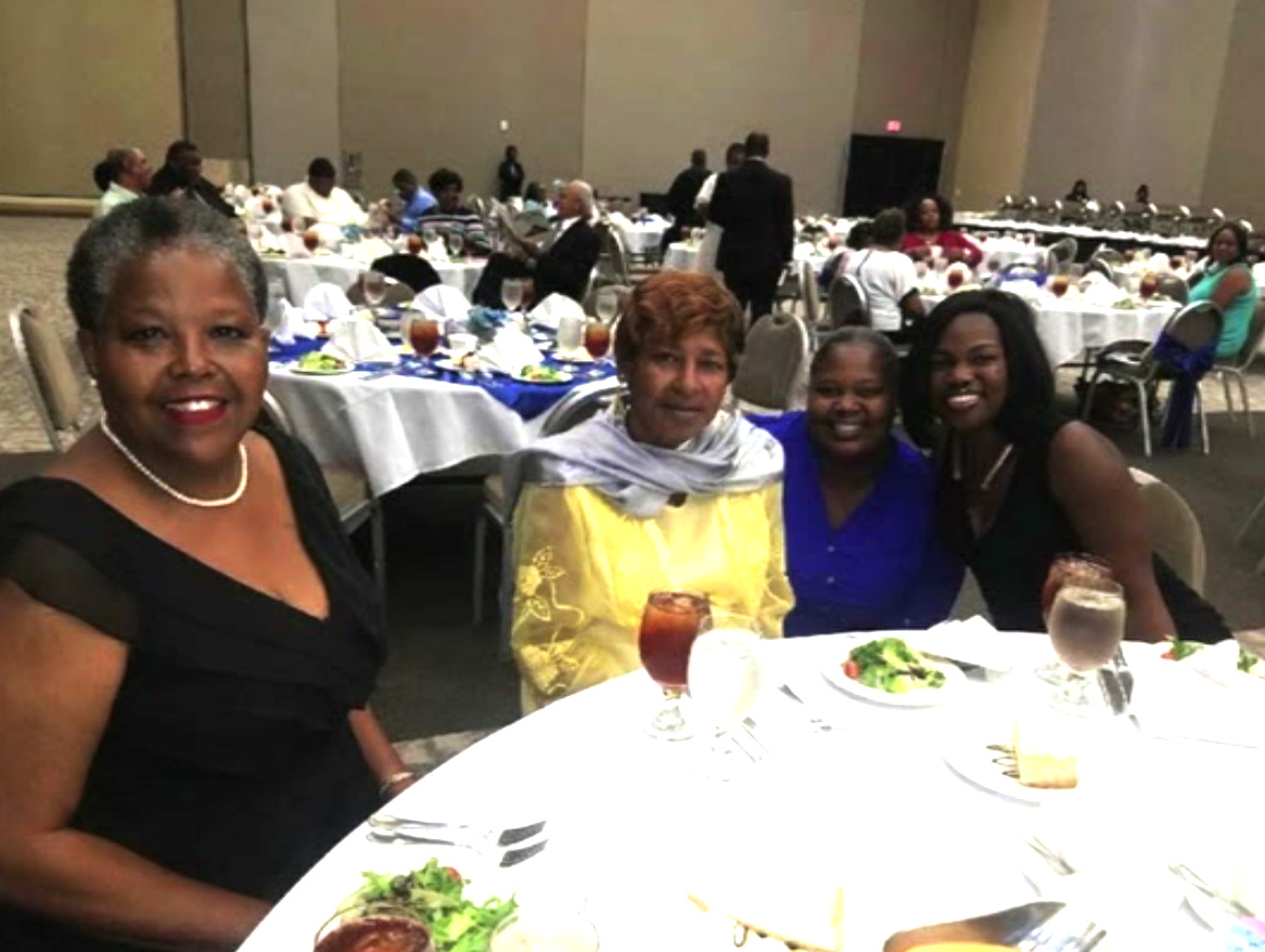 https://0201.nccdn.net/1_2/000/000/125/463/dot-bibbs.jpg
