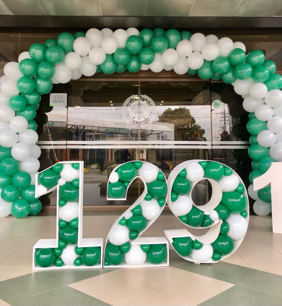 Número 1 Hueco para rellenar con globos
Medidas 80cm de altura
Precio de Alquiler
$ 45.000
* EL COSTO RELLENO CON GLOBOS SE
DEBE CONSULTAR YA QUE LOS PRECIOS
VARÍAN DEPENDIENDO DE LOS GLOBOS QUE DES