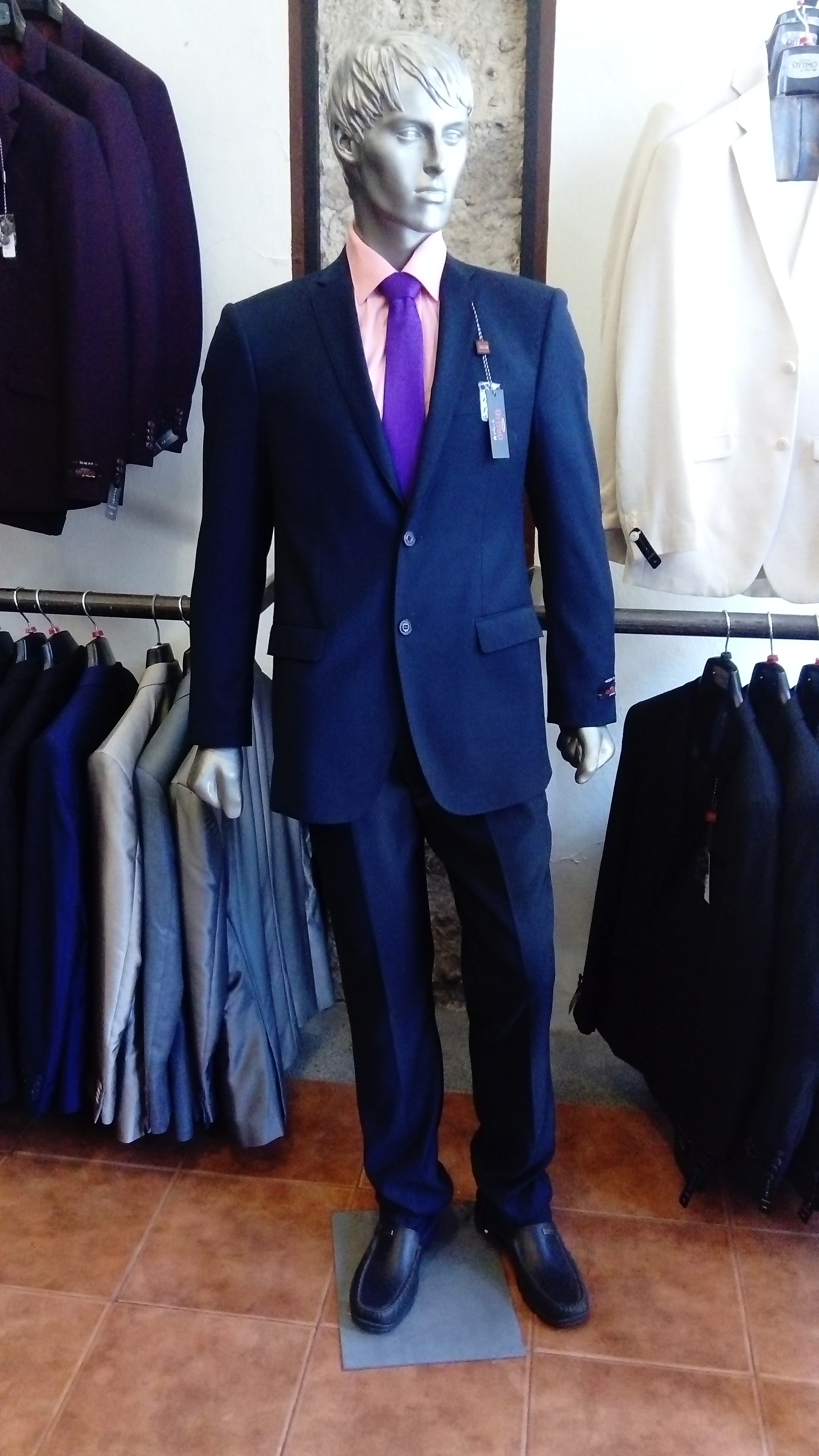     TRAJE OTTIMO MARINO $ 2,900.00