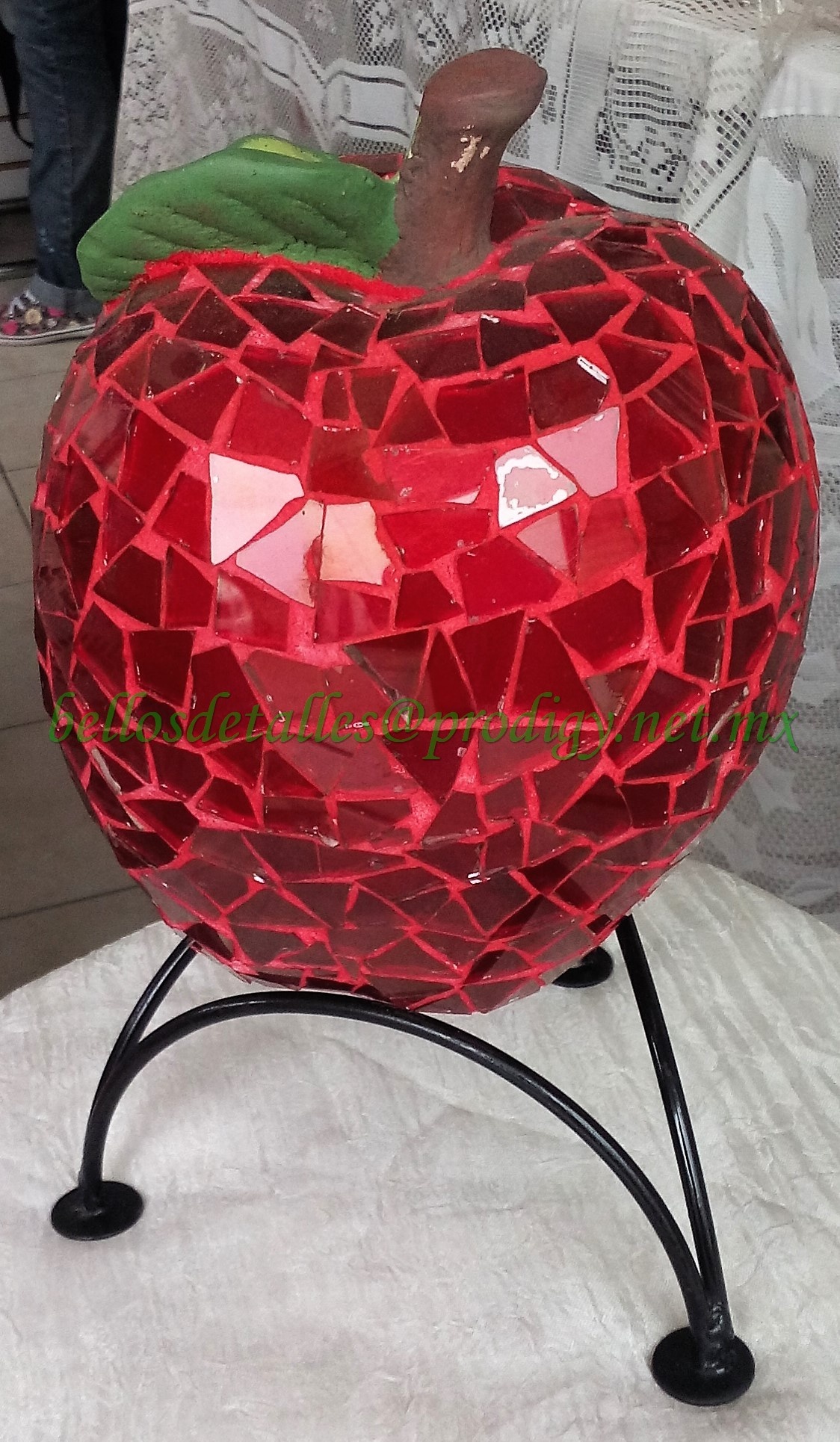https://0201.nccdn.net/1_2/000/000/126/557/Manzana-con-base-de-herrer--a-1124x1930.jpg