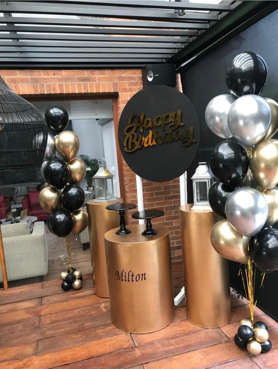 Kit de 3 Mesas Cilindricas
Medidas:
Principal 60, 5D X 80CM Altur
Mediana 40, 5D X 1,02 M Altura .
$ 240.000