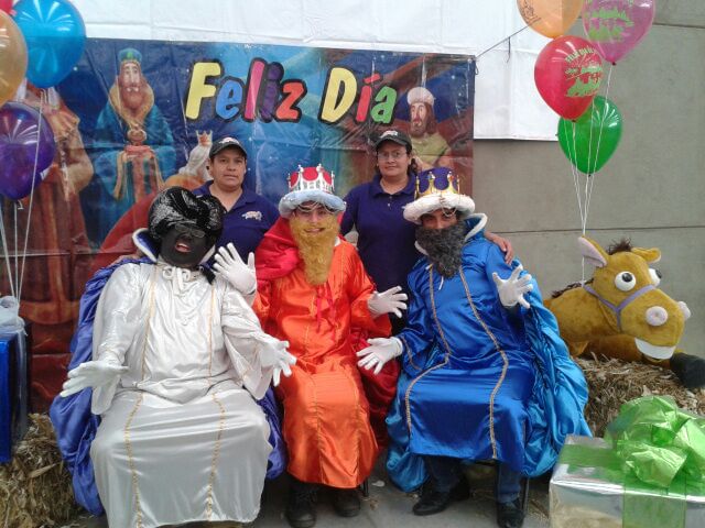 https://0201.nccdn.net/1_2/000/000/126/5e8/diversiones-chispita---reyes-magos.jpg