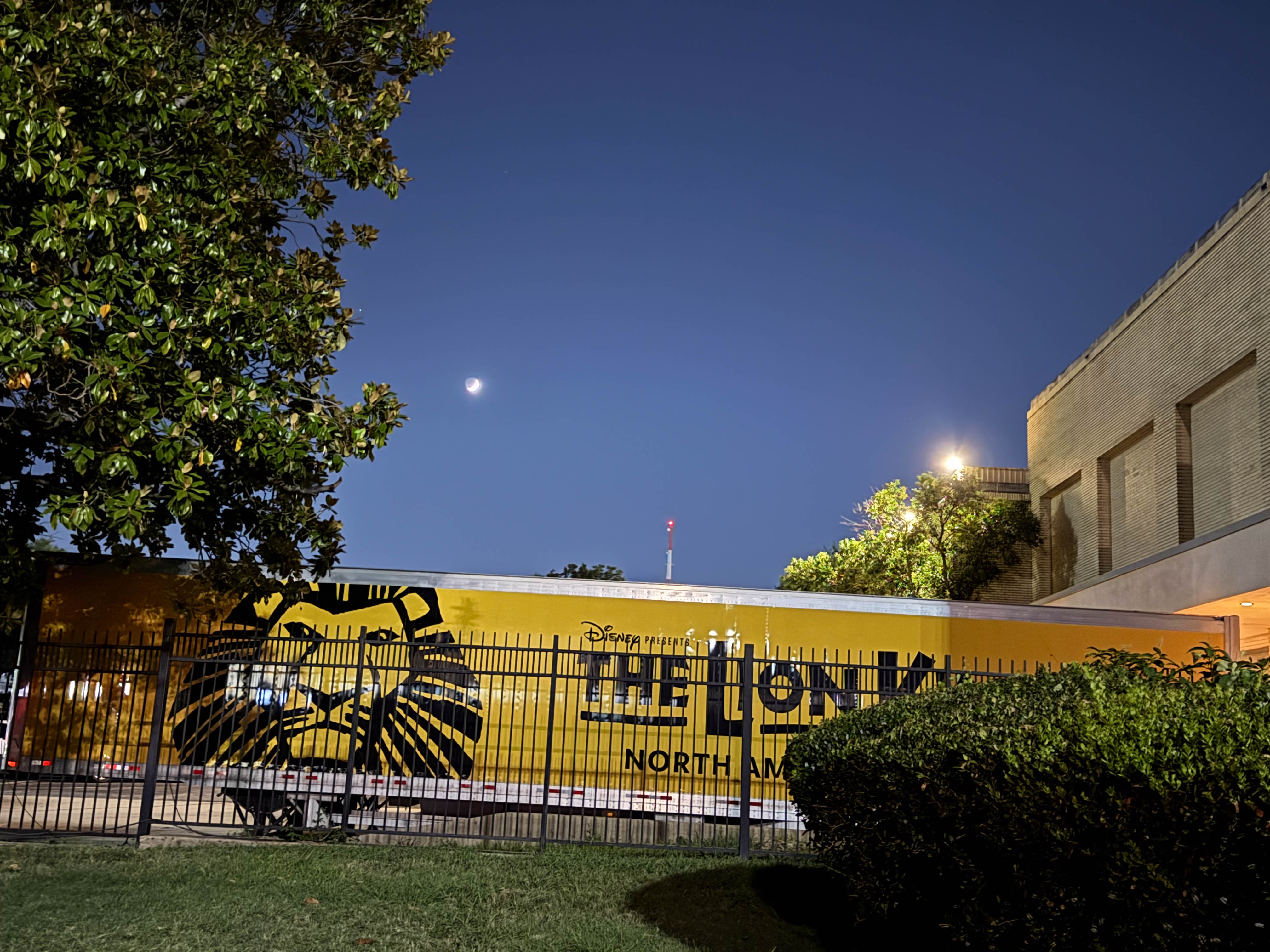 https://0201.nccdn.net/1_2/000/000/126/8ca/dallas-order-36.jpg