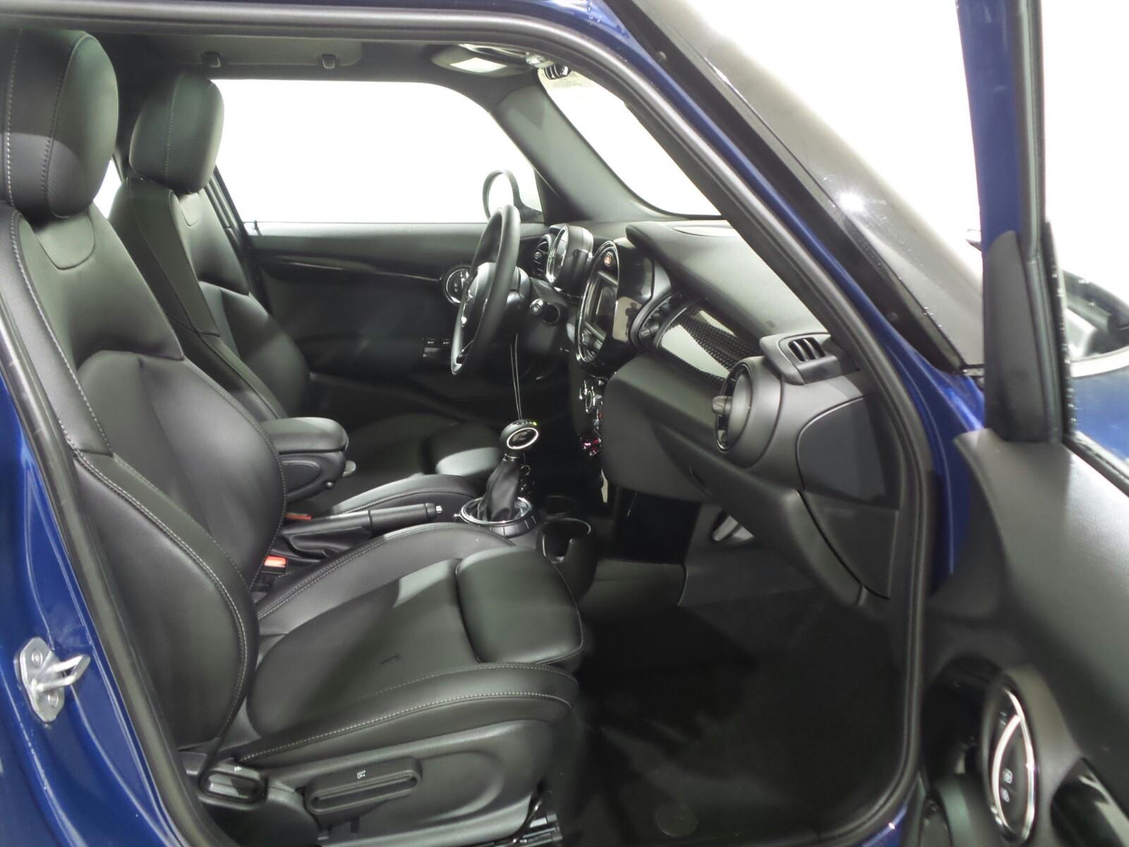 REARFRONTINTERIOR REARFRONTINTERIOR