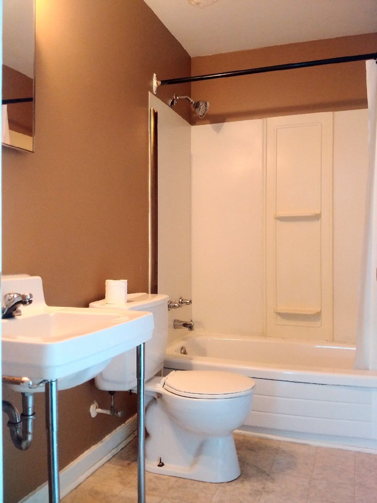 421 Douglas Ave. #2 Bathroom