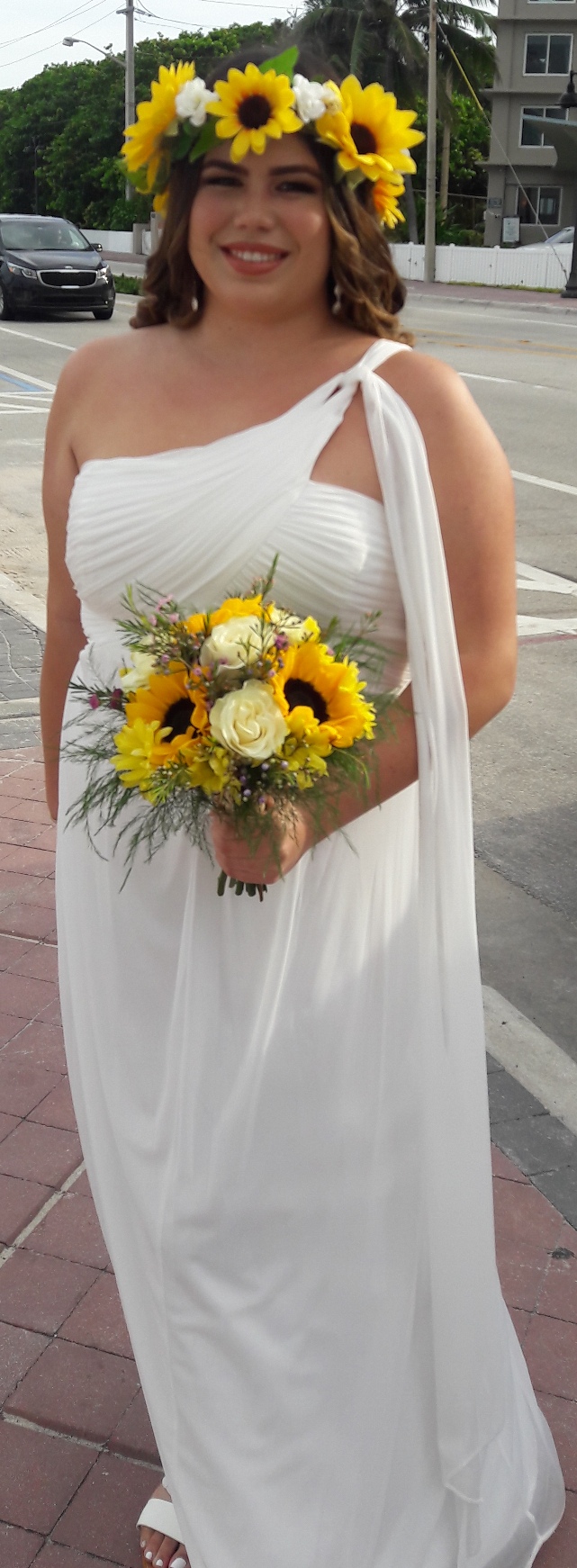 https://0201.nccdn.net/1_2/000/000/127/b24/sunflower-bride.jpg