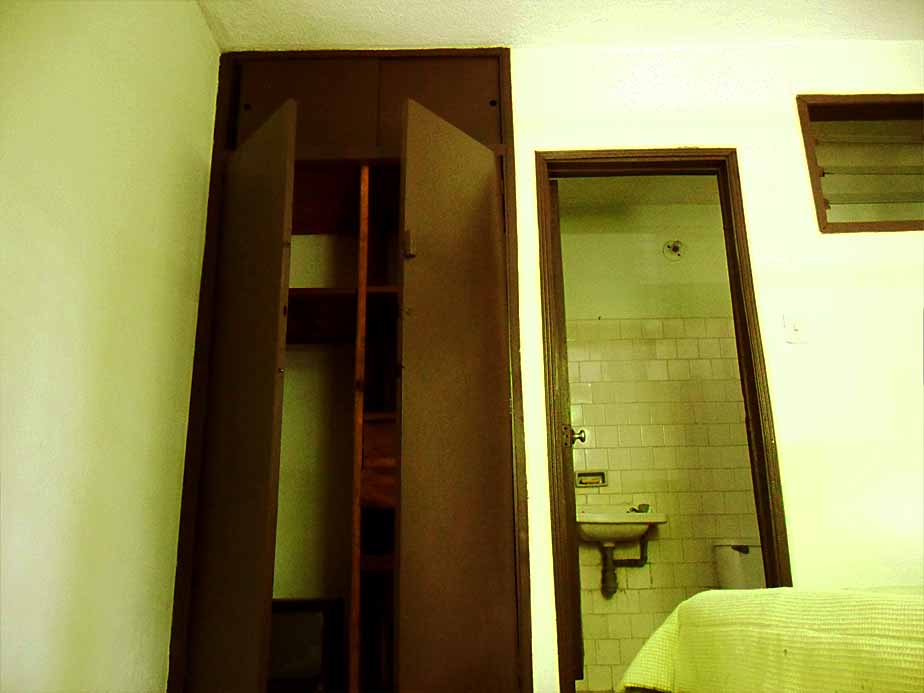 habitación hombres armario