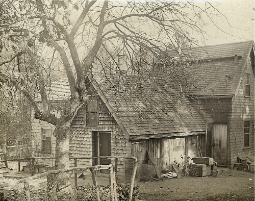 Mitchell house in Betty's Neck