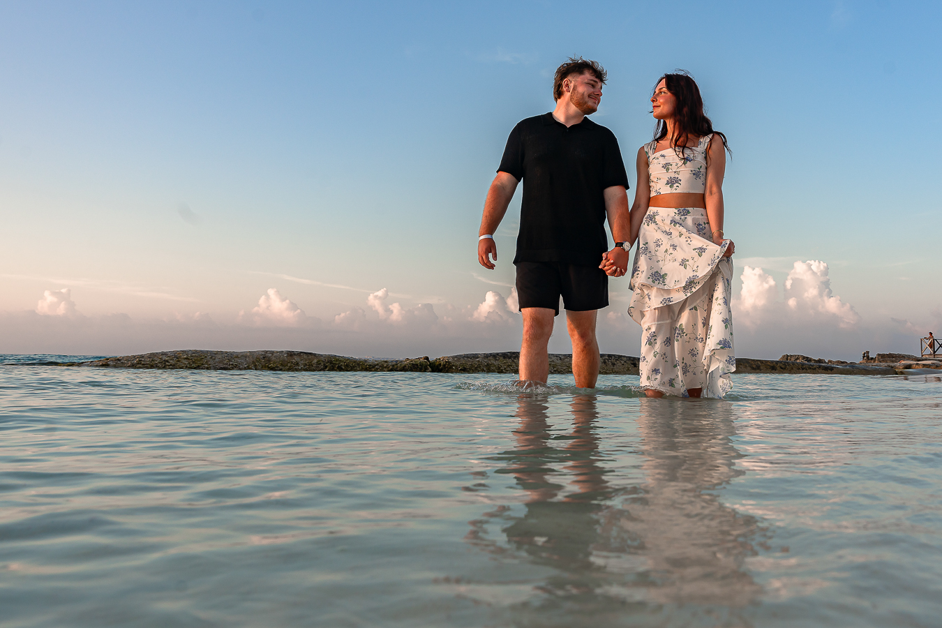 https://0201.nccdn.net/1_2/000/000/128/aab/romantic-proposal-in-cancun-sunset--riu-palace-las-americas-canc.jpg