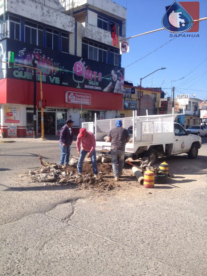 https://0201.nccdn.net/1_2/000/000/128/baf/TAPAR-EXCAVACION-EN-LA-AV.-2-DE-ABRIL-ESQ.jpg
