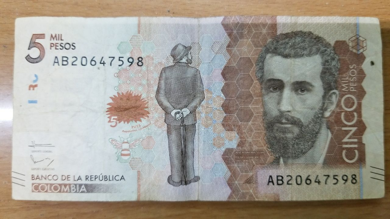 Pesos Colombianos