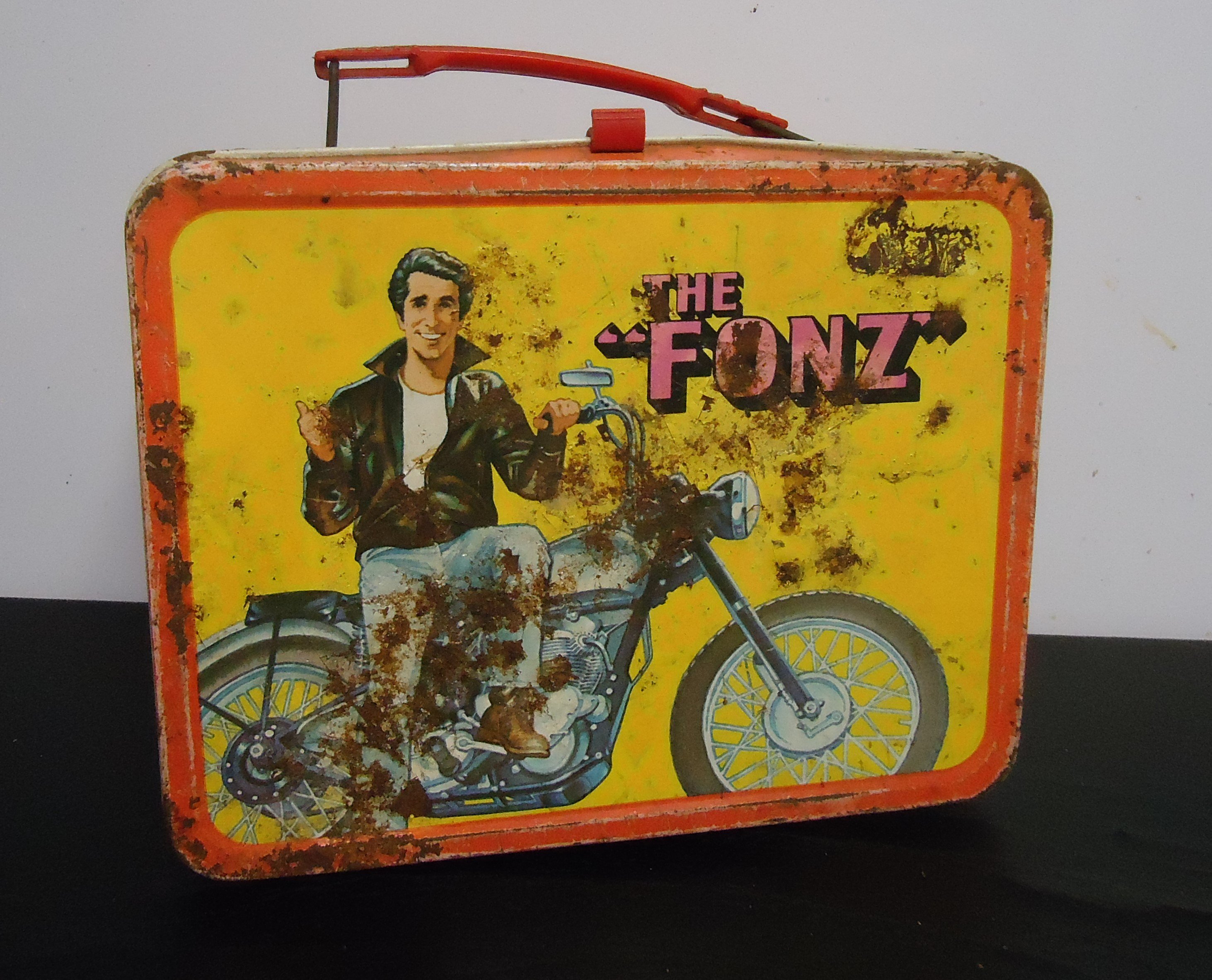 (2F) "Happy Days" (The Fonz)
Metal Lunch Box W/Out Thermos
$38.00