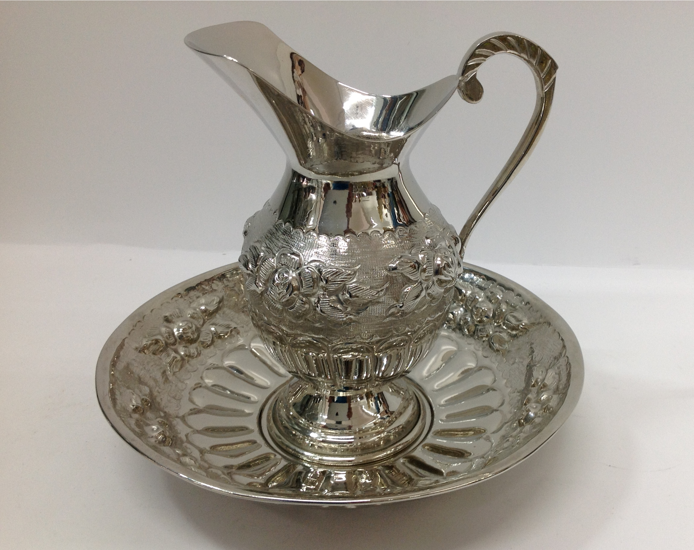 LAVATORIO DE LATÓN CON BAÑO DE NÍQUEL