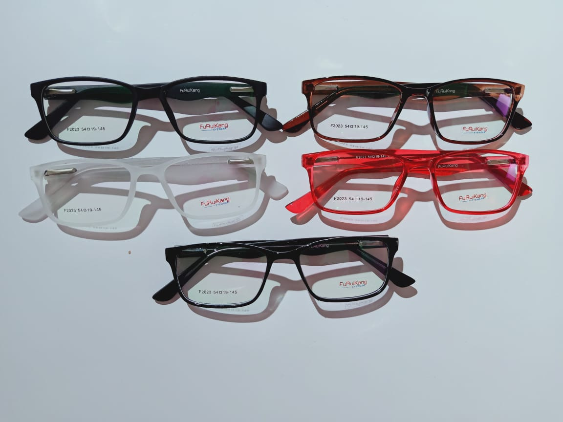 Modelo: F2023
Colores: Blanco, Negro, Negro mate, Cafe y Rojo