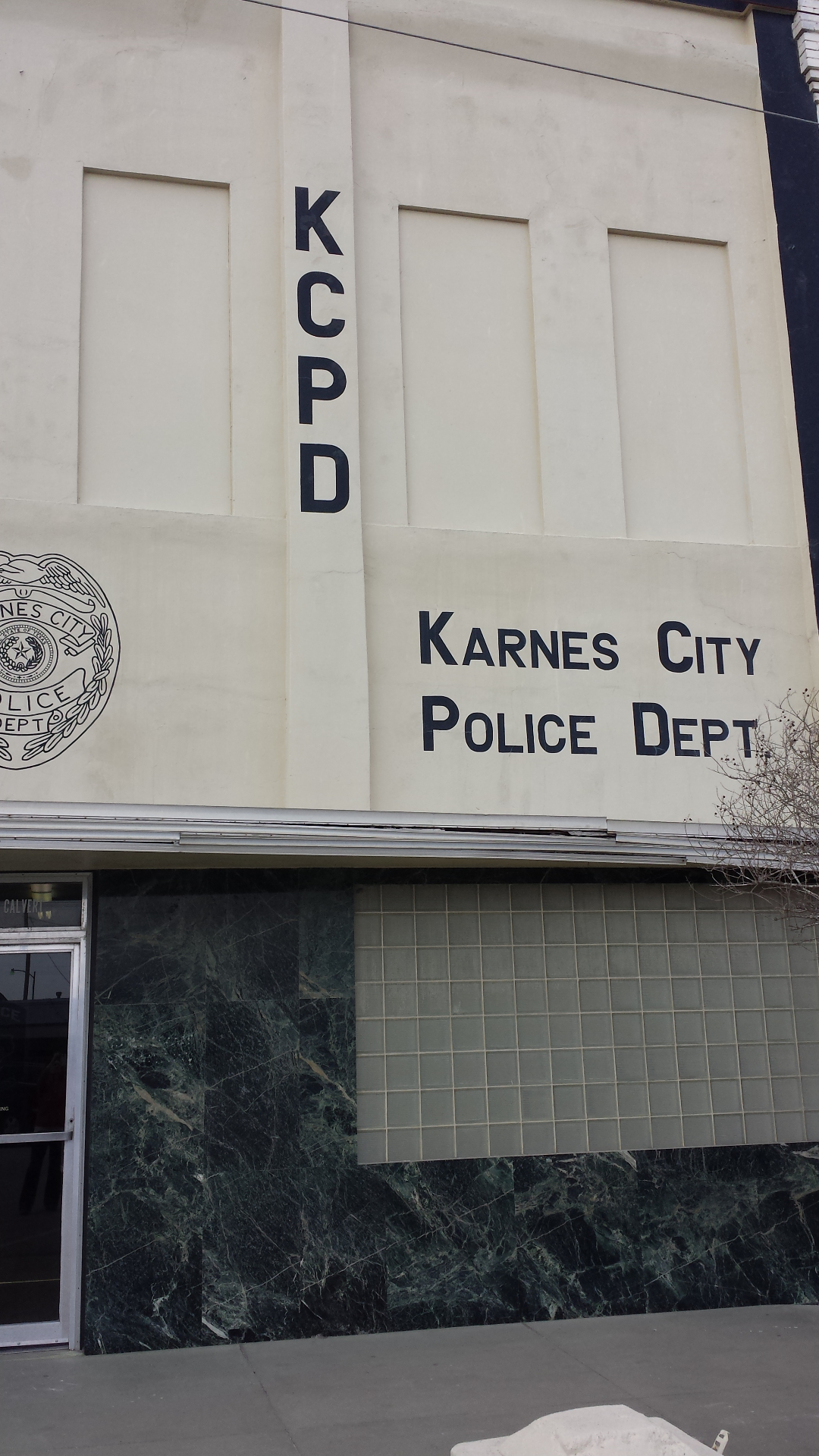 Karnes City Police Department
211 E. Calvert Ave.
Karnes City, TX 78118
830 780-2300 
(non-emergency) 