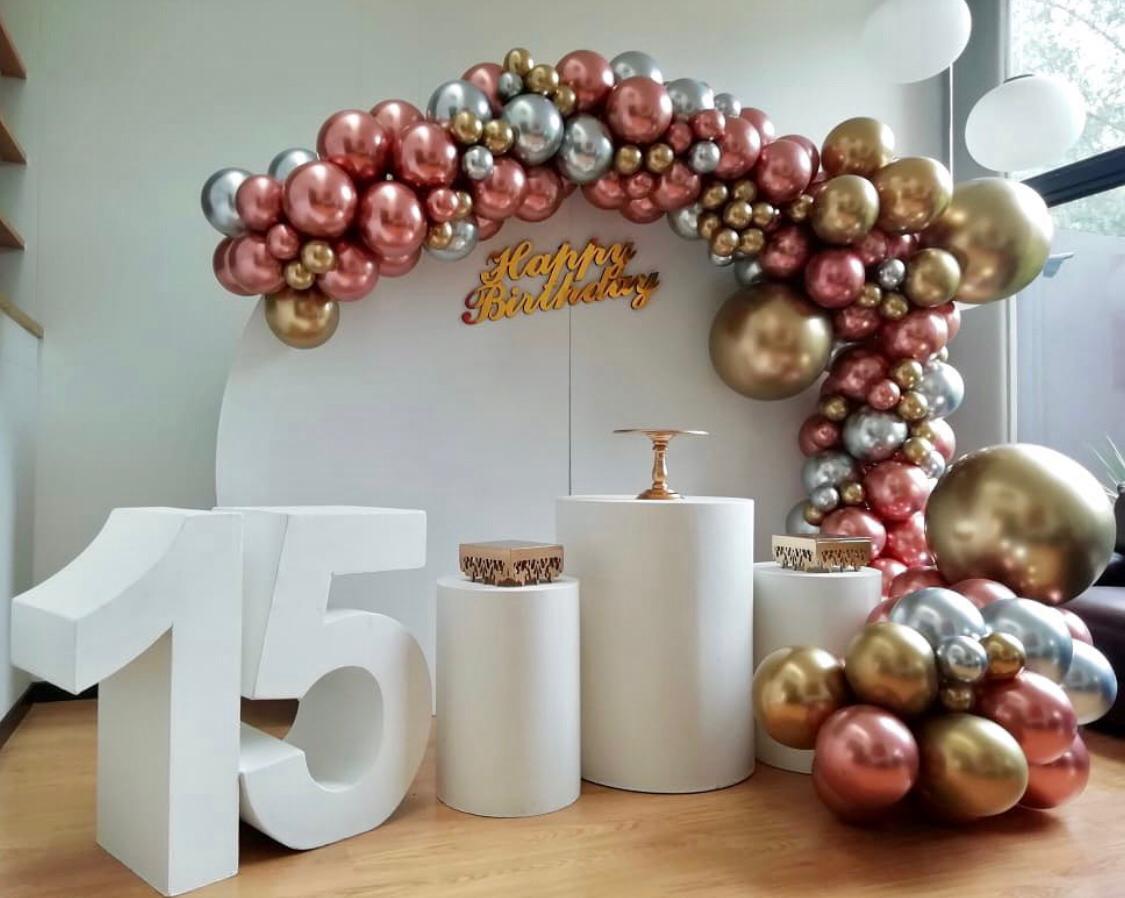 Diámetro 2.60m
Pared Circular $ 150.000
(SE ADAPTA AL COLOR QUE GUSTE)
Mensaje Personalizado $ 70.000