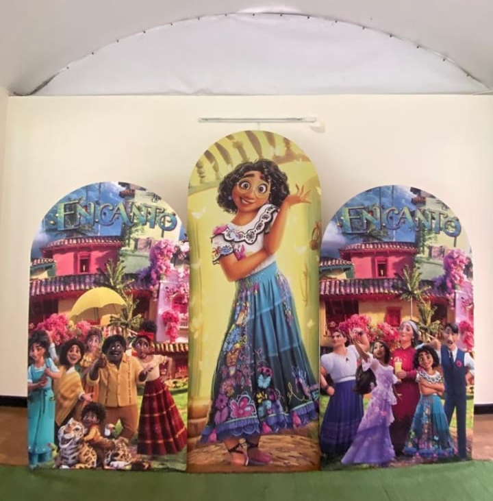 Panel Ovalado Encanto
$80.000 en Alquiler
Precio unitario
·220 de altura por 1mts de ancho
1.83 de altura por 1mts de ancho