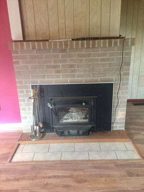 Living Room
Working Fire Place