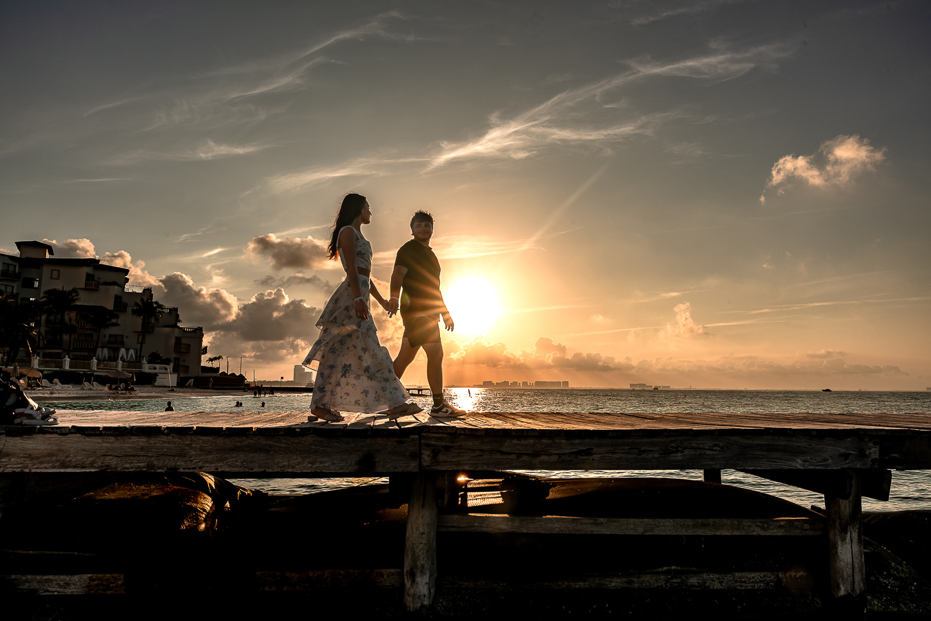 https://0201.nccdn.net/1_2/000/000/12b/238/romantic-proposal-in-cancun-sunset--riu-palace-las-americas-canc.jpg