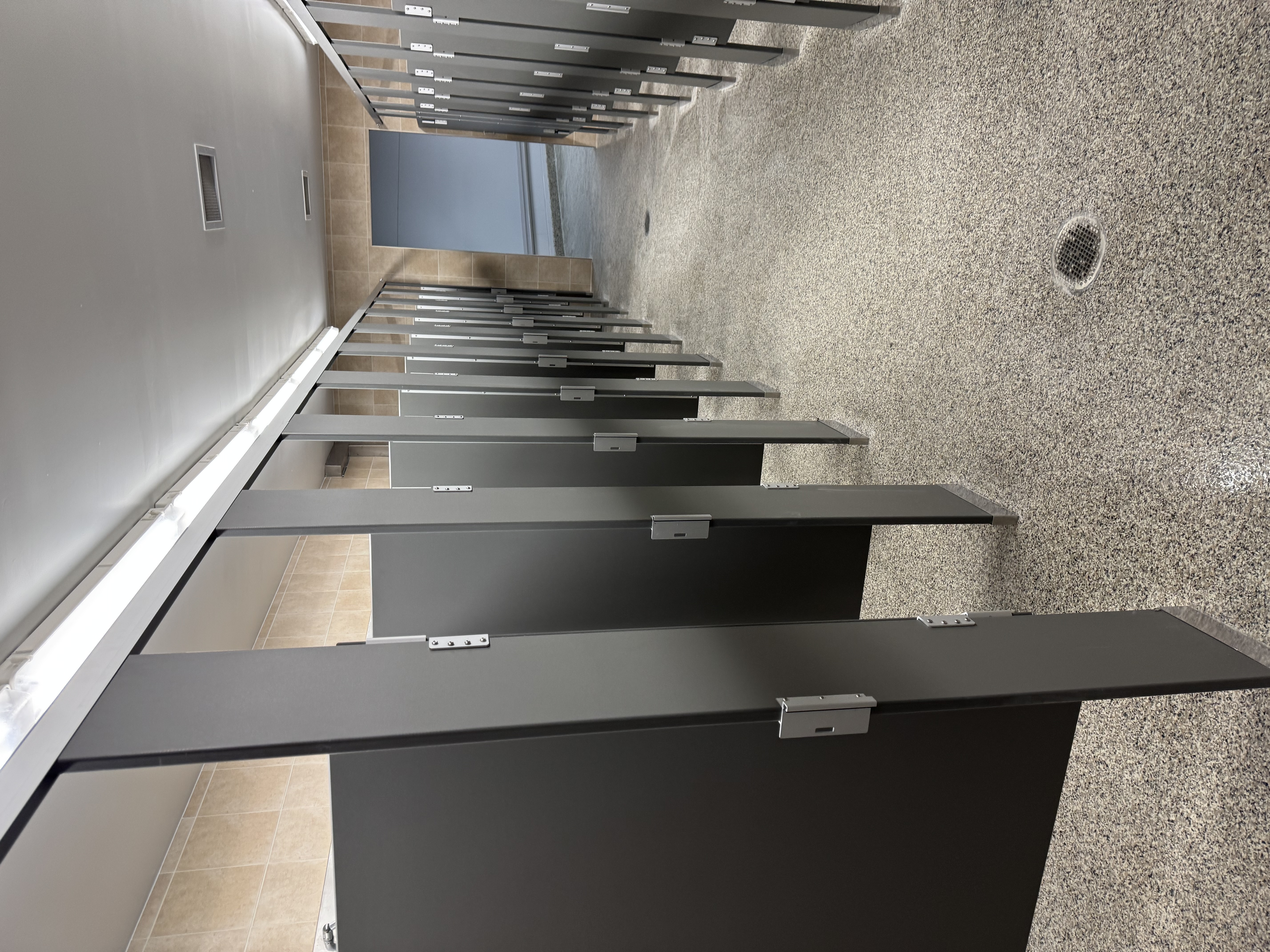 https://0201.nccdn.net/1_2/000/000/12b/2f0/nease-locker-shower1.jpeg