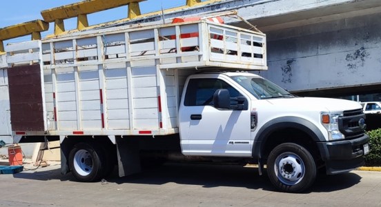 https://0201.nccdn.net/1_2/000/000/12b/776/camioneta.jpg
