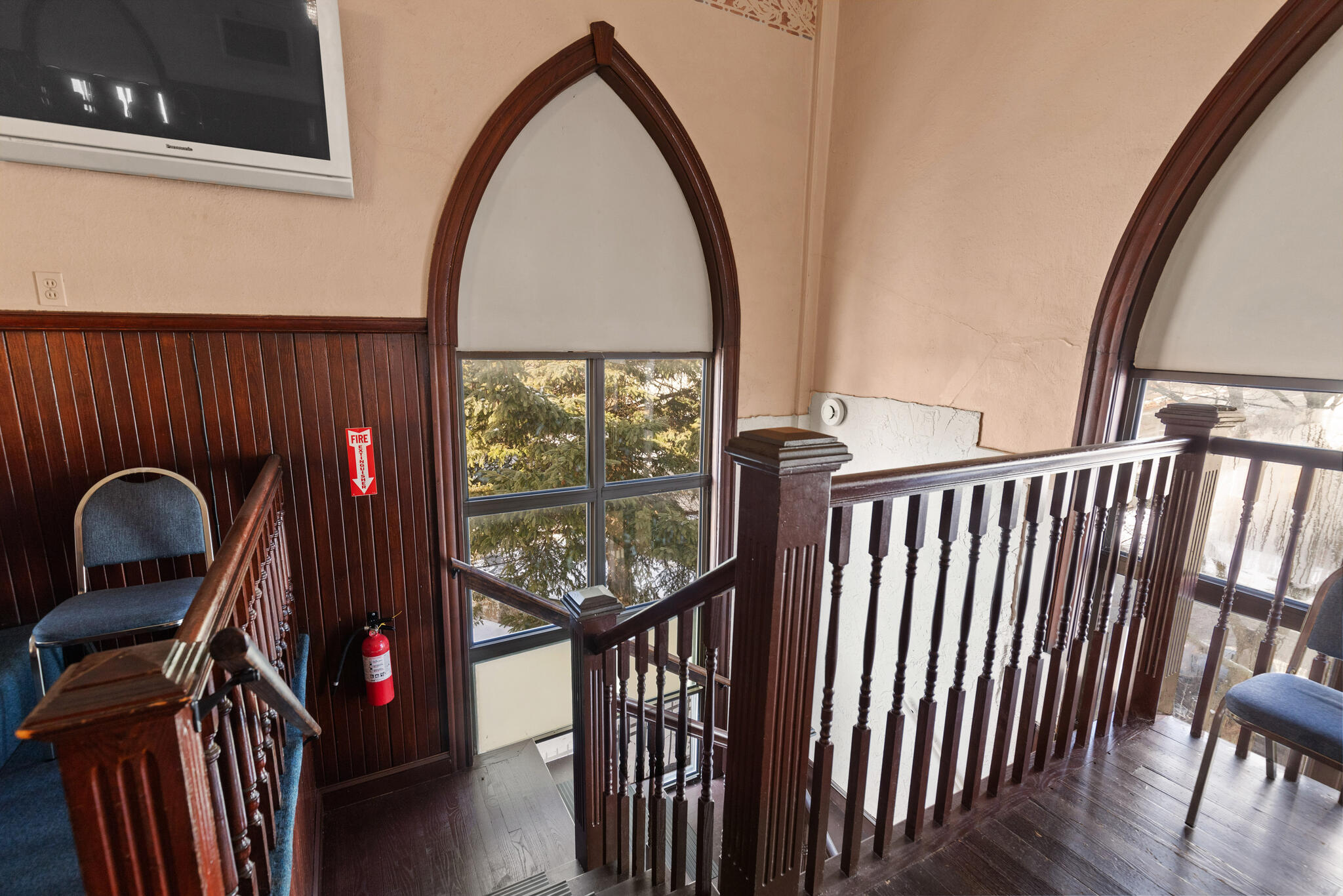 https://0201.nccdn.net/1_2/000/000/12b/945/0-park-st-peabody-ma-01960-usa-030-031-26-hallway-mls_size.jpg