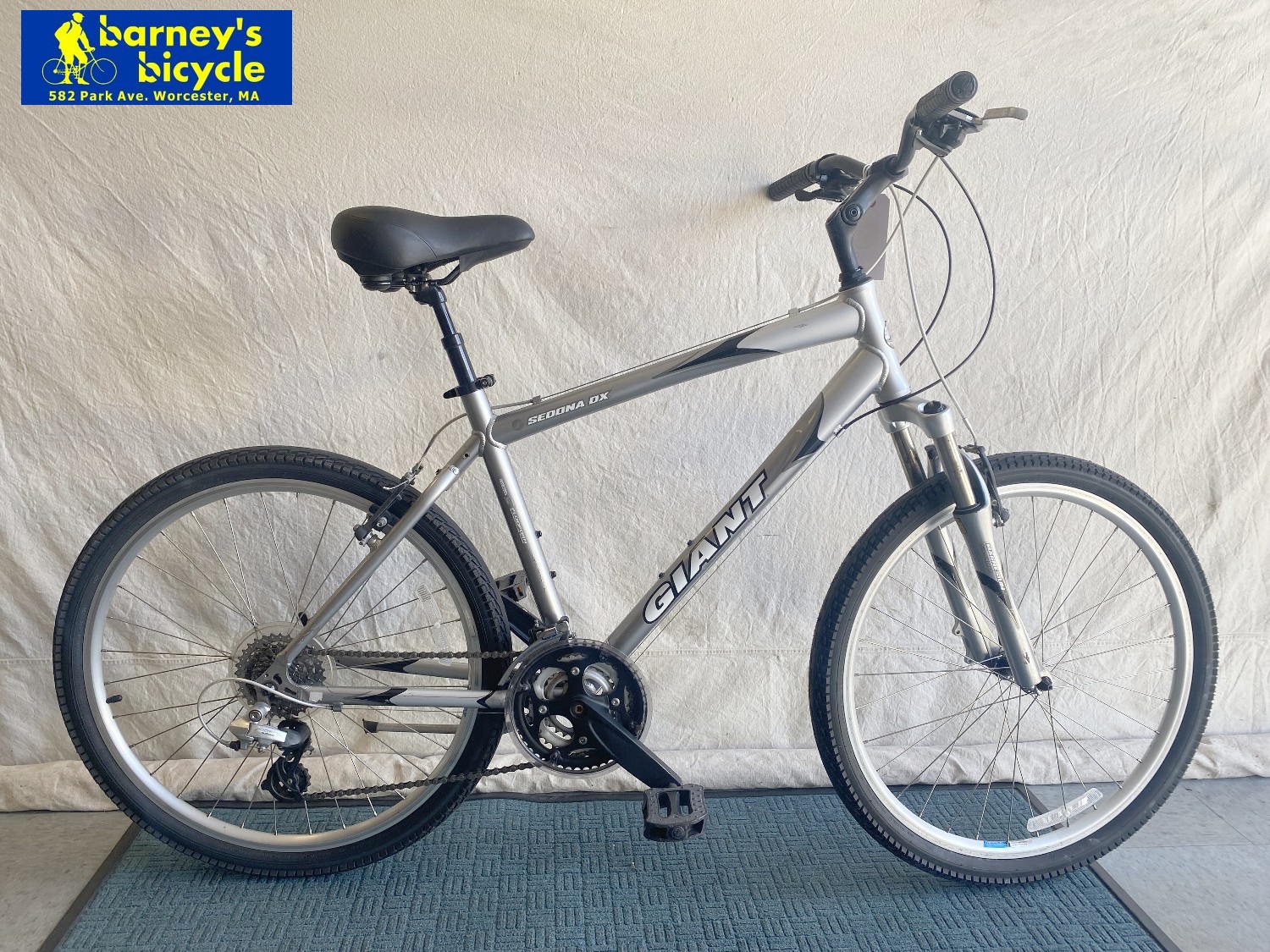 Giant Sedona DX
Wheel Size: 26"/ Frame: 19"
Speeds: 24spd
Price: $439.00 (Pro Tuned)
