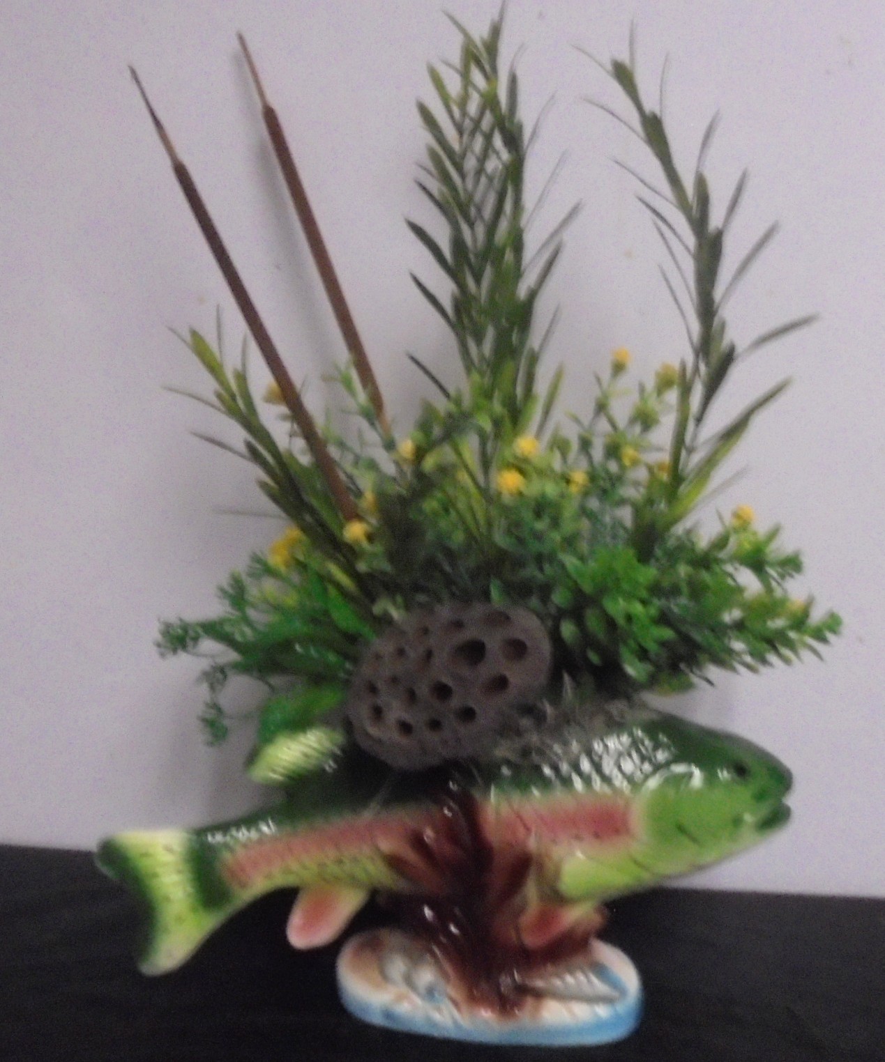 (33)  "Silk" Fish Arrangement
$40.00