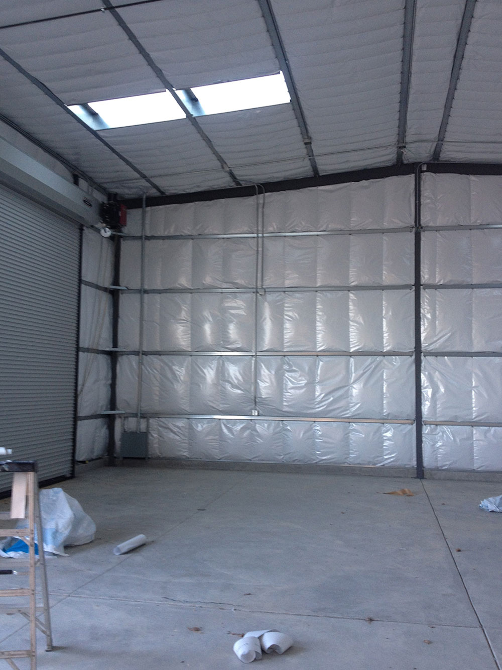 Meal Building With Insulation Scrim