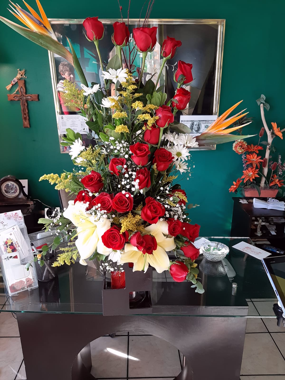 Arreglo S14 24 rosas rojas $ 1900