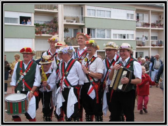 The Merrdowners in La Clayette - That chicken gets everywhere!
