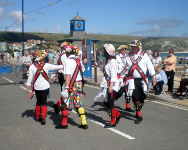 Merrydowners performing Lads a Buncham at the clock Tower