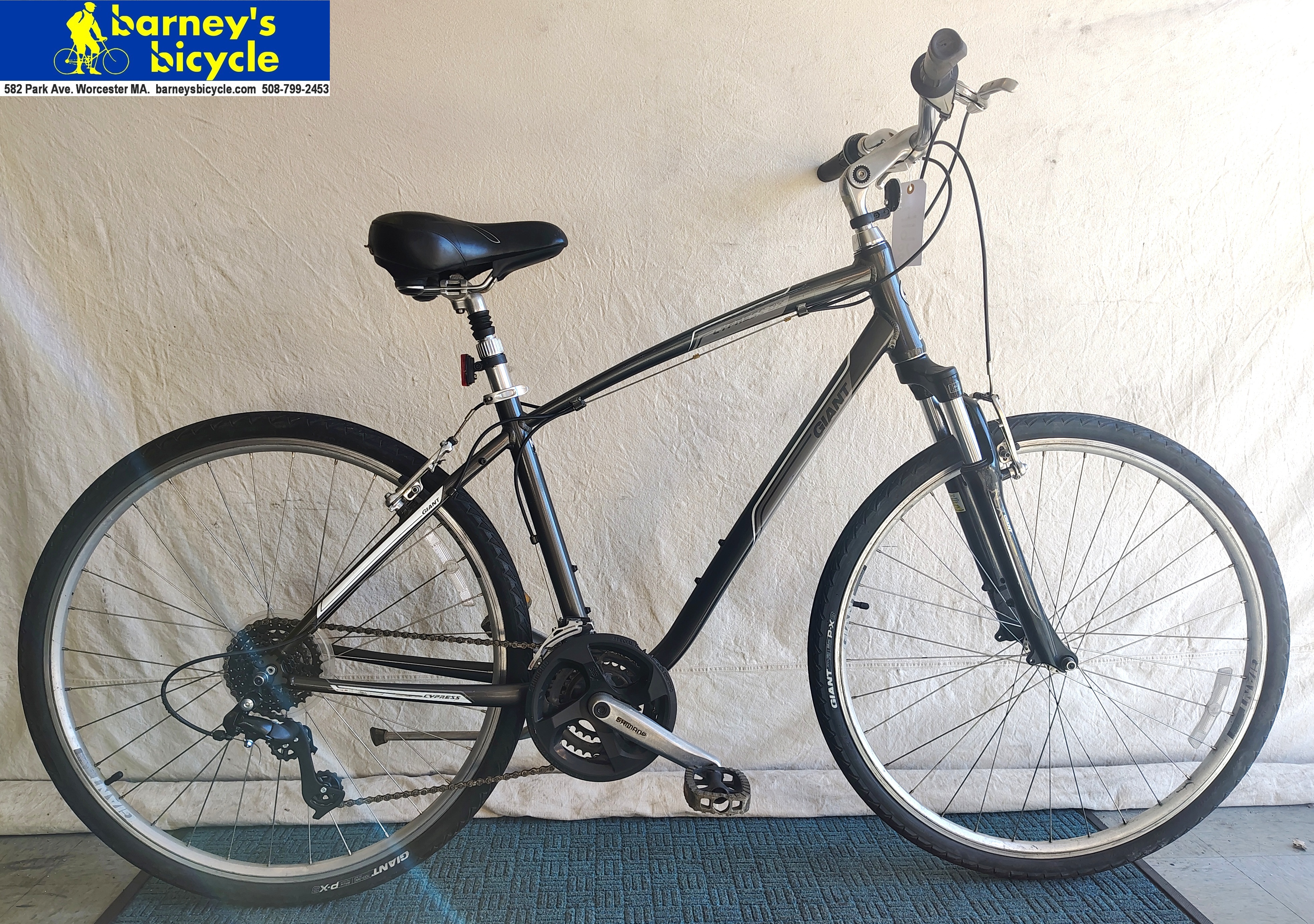 Giant Cypress DX
Frame Size: 18" MD / Rider Height: 5'7-5'10
$419.00 (Professionally Tuned) 