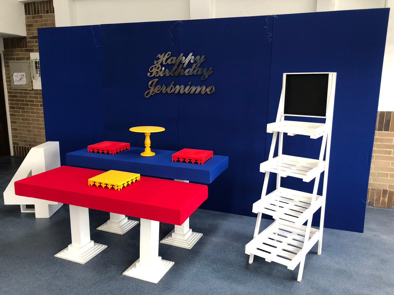 Altura 2.20m x 1.04m
Tapizado Azul Rey
$ 60.000
Imagen Referencial 4 Modulos