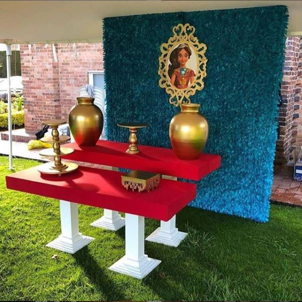 Altura 2.20m x 1.04m
Tapizado de Pétalos Azul
$ 60.000
Precio unitario por modulo
Imagen Referencial de 2 módulos